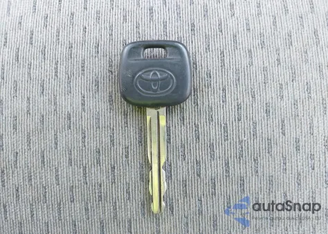 2004 Toyota Camry Le z USA, uszkodzony, nr VIN 4T1BE32K74U803215